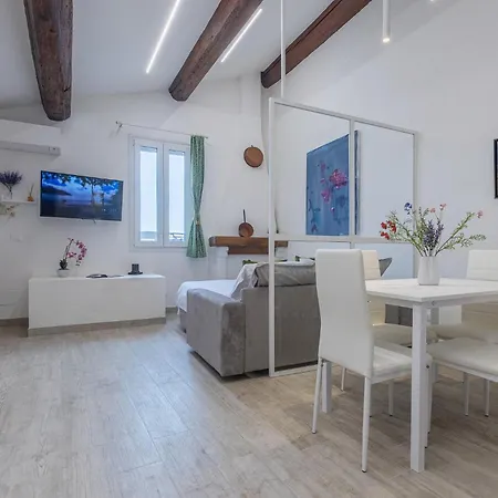 Guesthost - Coperta Retreat! Near Estense Castle * Ferrara