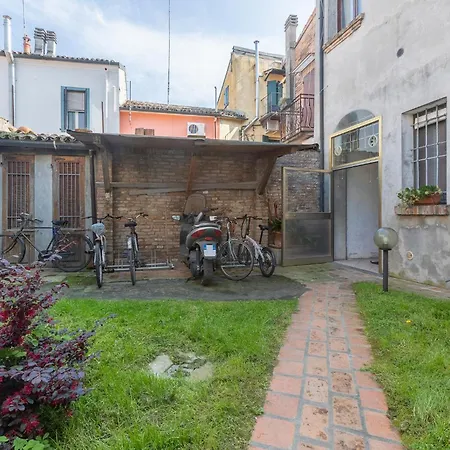 아파트 Guesthost - Coperta Retreat! Near Estense Castle 페라라