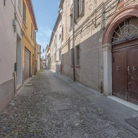 Appartamento Coperta Retreat! Near Estense Castle