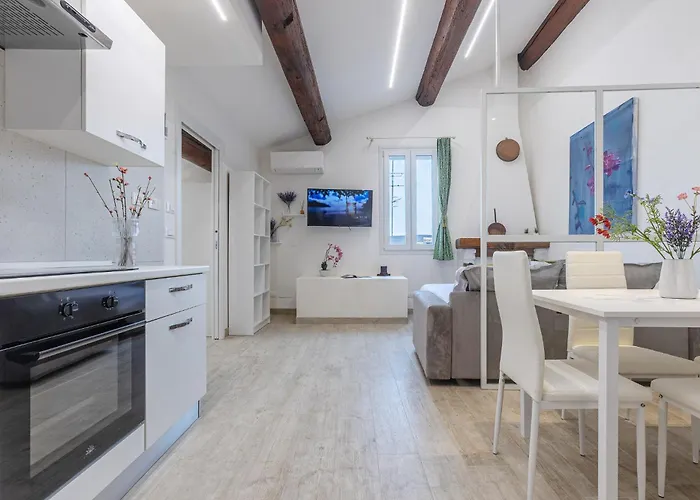 Guesthost - Coperta Retreat! Near Estense Castle Apartment Ferrara